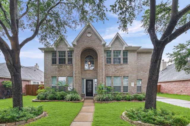 10201 Forest Spring Ln — Autumn Lake Sec 1-2-3