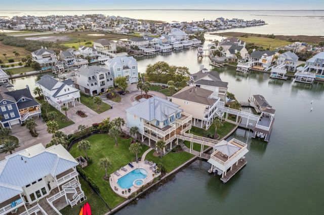 3315 Windlass Ct — Laffites Cove