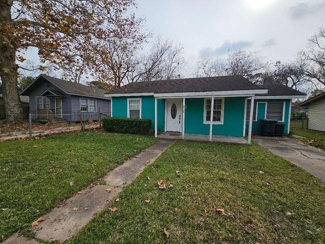 1013 W Snyder St — Pin Oak Alvin