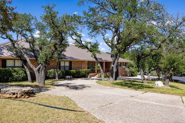 304 Spring Mill Dr — Riverhill Estates