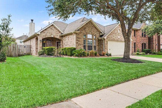 9018 Sunny Brook Ln — Sunrise Lakes Sec 7