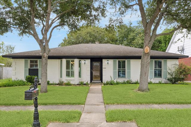 1809 Winding Creek Drive — Woodcreek