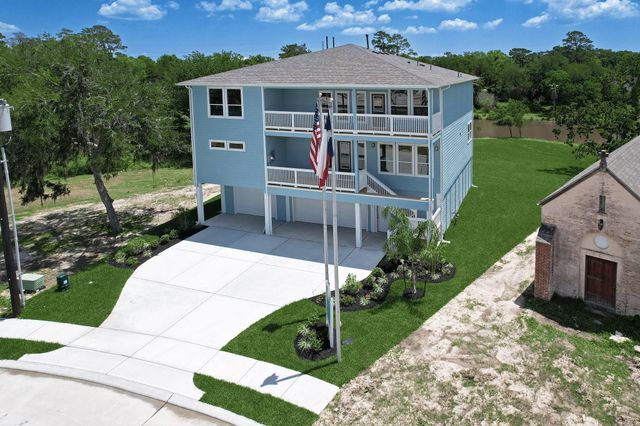 3921 Peacock Isle Dr — Peacock Isles