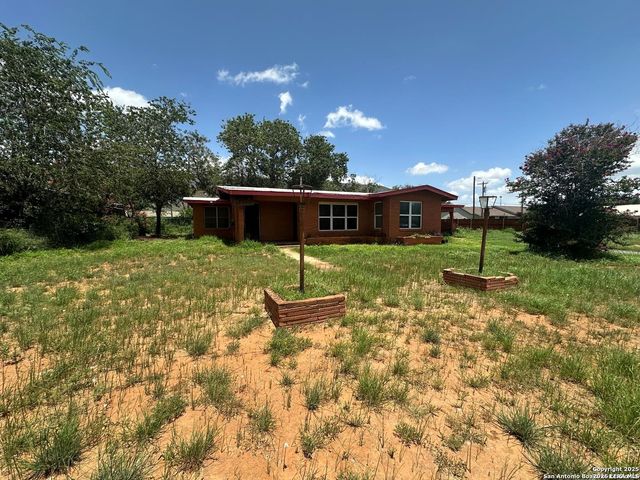 411 S TREVINO ST — 3-4 1 FRIO HTS