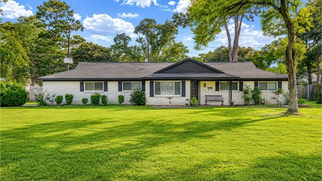 12718 Park Forest Dr — Timberlake Estates