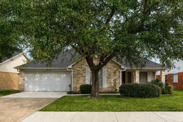 2819 S Peach Hollow Cir — Countryplace Sec 1