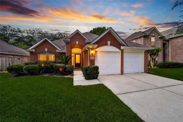 15427 Truslow Point Ln — Englewood Place Estates Sec 1