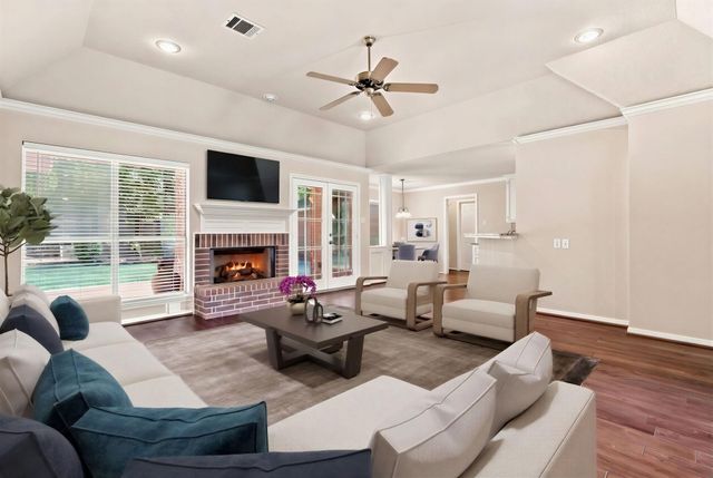 101 Lakeside Dr — April Sound 04