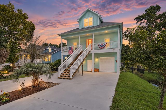 915 N Hunting Tower Run — Lake Conroe Forest
