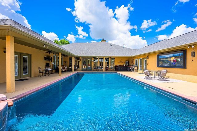 516 Winged Foot — RIVERHILL