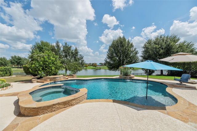 10114 E Frio River Cir N — Towne Lake Sec 10