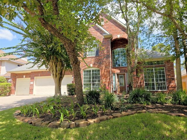 22 Columnberry Ct — Wdlnds Village Alden Br 84