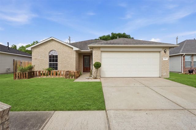 3435 Red Cedar Dr — Red Cedar