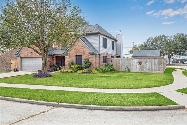 2702 Glendale Dr — Willowick Pearland