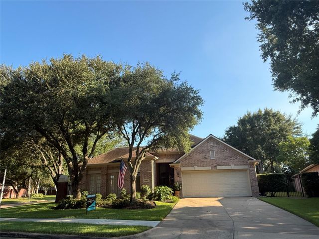 8746 Rippling Water Dr — Greatwood B-170