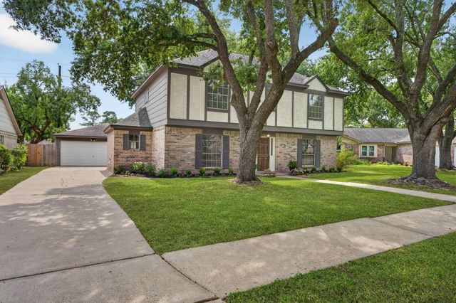 7063 Windy Pines Dr — Oakwood Glen