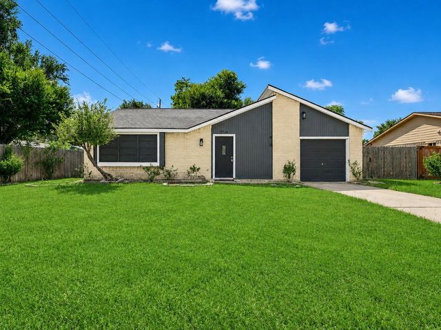 2711 Pheasant Creek Dr — Pheasant Creek Sec 1