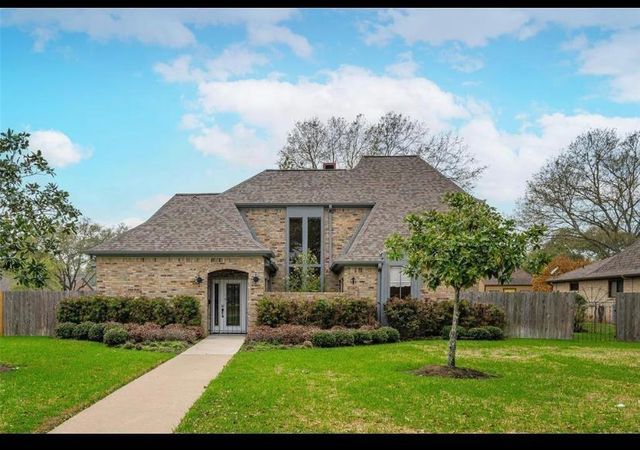 2654 Live Oak Dr — Bayou Park