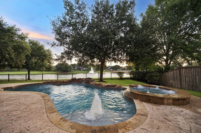 9206 Hernshead Ln — Sienna Village Of Waters Lake Sec 16