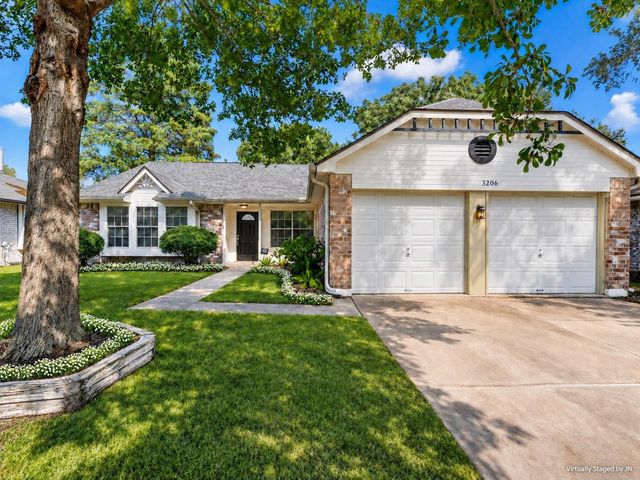 3206 Lindenfield Dr — Westfield Sec 01