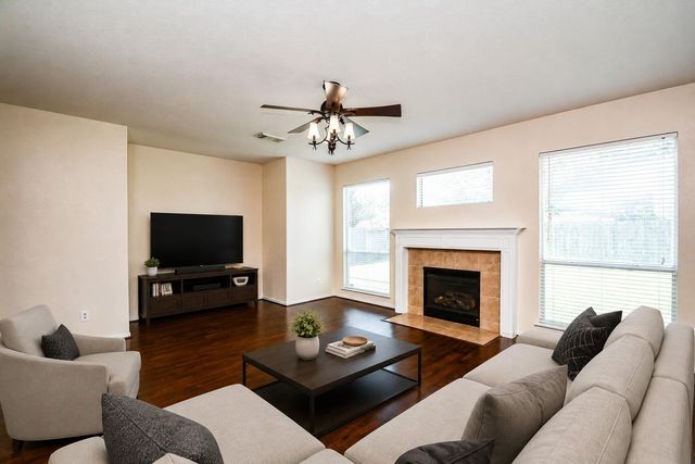 18507 Lodgepole Pine St — Villages Of Cypress Lakes