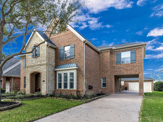8310 Crescent Knolls Dr — Long Meadow Farms Sec 11