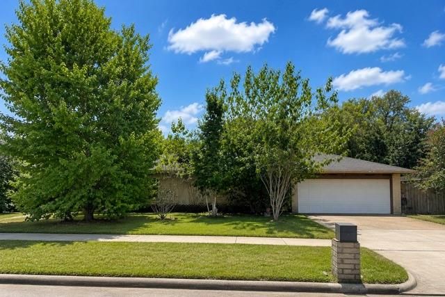 7123 Bahia Ln — Briargate