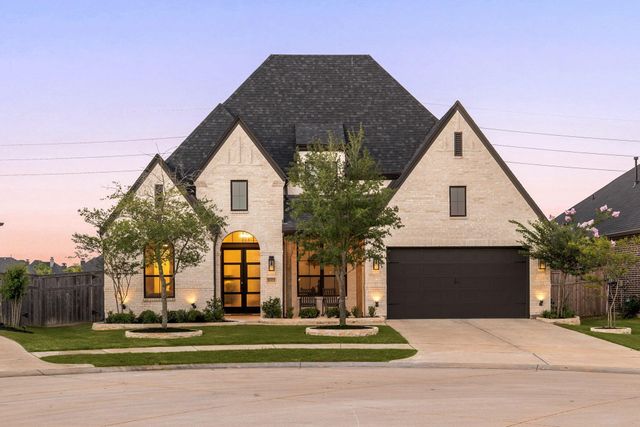 31322 Crescent Hill Dr — Cross Creek West