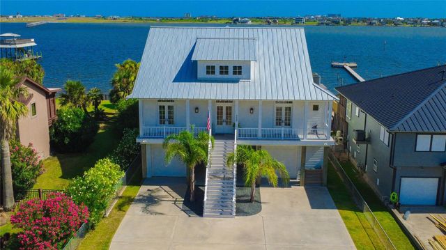 9523 Teichman Rd — Trimble & Lindsey