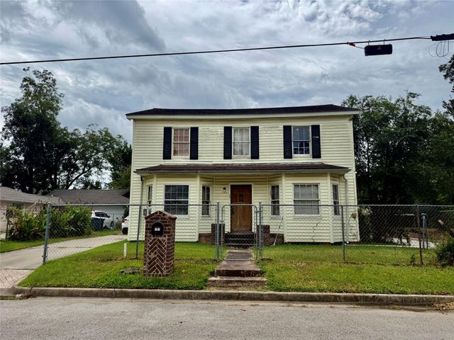 501 Avenue I Ave — Donovans