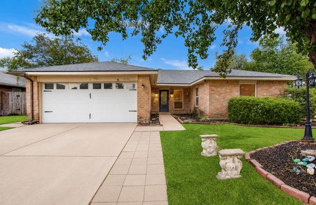 3731 Nutwood Ln — Forest North Sec 01