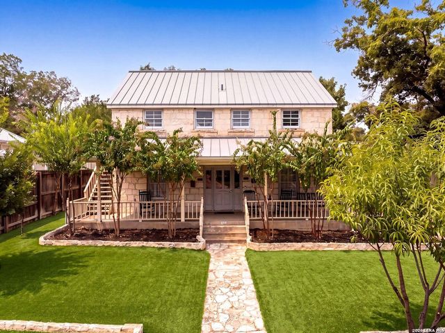 204 N ACORN ST — OUT/GILLESPIE COUNTY