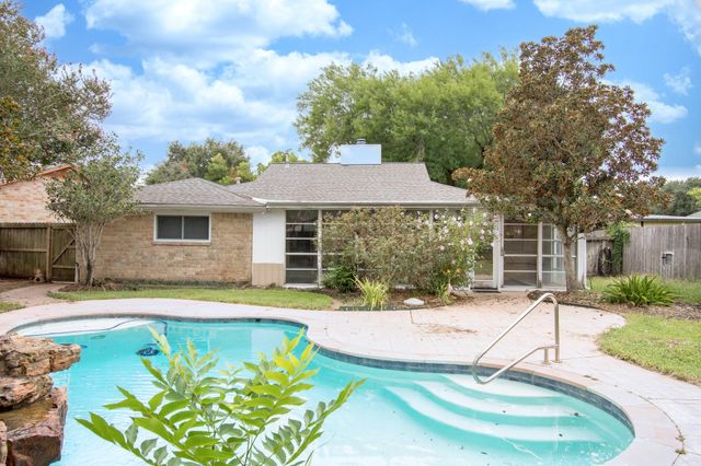 2507 Sage Brush Ln — Settlers Park