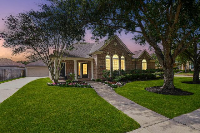 2502 Quiet Lake Ct — Shadow Creek Ranch Sf1-Sf2-Sf3