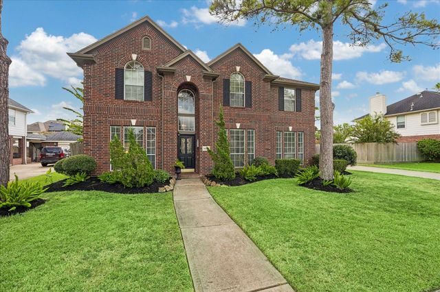 3607 Pine Chase Dr — Pine Hollow Sec 1-A/1-B/1-C