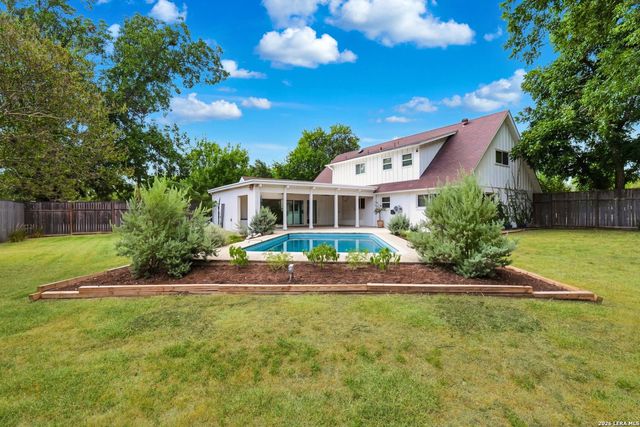 209 DANDELION LN — CASTLE HILLS
