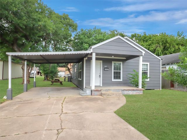 810 15th Ave N — Texas City