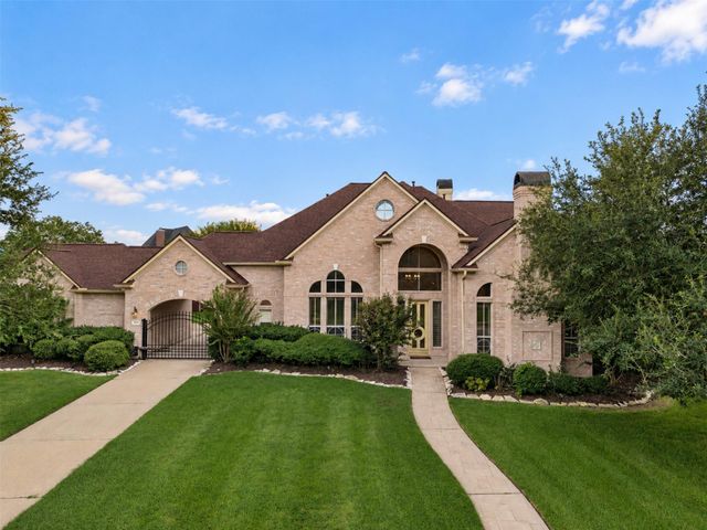 2606 Heatherbend Dr — Southwyck