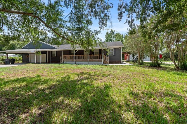10702 River Oaks Dr — Oak Forest