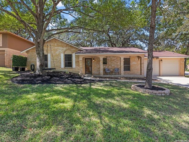 102 Mossridge — ROSE GARDEN