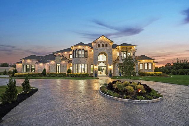 7826 Lakebrook Dr — Sienna Point Sec 3