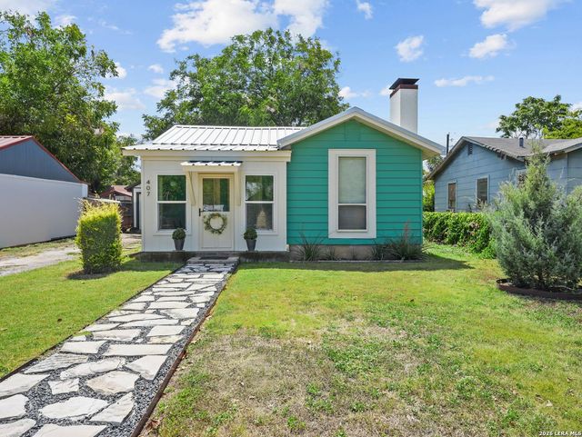 407 Lucille St — OUT/KERR COUNTY