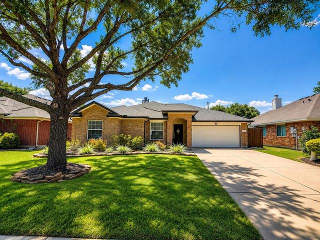 13003 Raven Roost Dr — Ravensway Lake