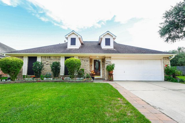 5233 Ridgecrest Dr — Glen Meadows Sec 06