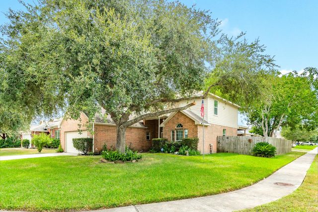 201 N Golden Oak Dr — AMBURN OAKS
