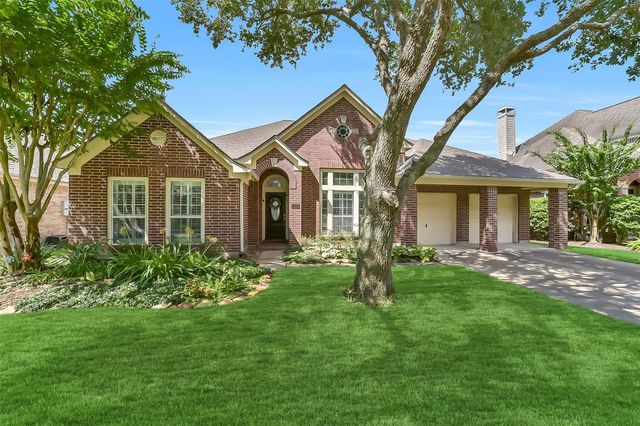 3105 Red Maple Dr — Autumn Creek