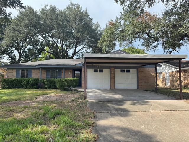2126 Ripple Creek Dr — Freeway Manor Sec 1