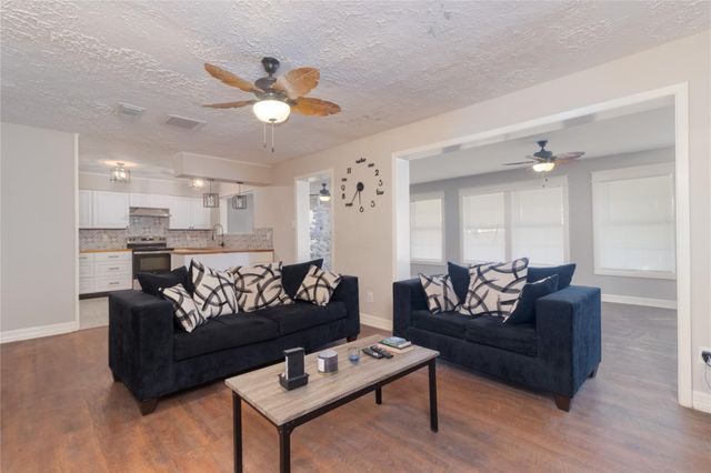 4406 Rosegate Dr — Birnam Wood Sec 03