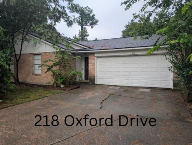 218 Oxford Dr — Robinwood 01