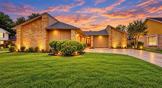 1022 Manorglen Dr — Hunters Glen